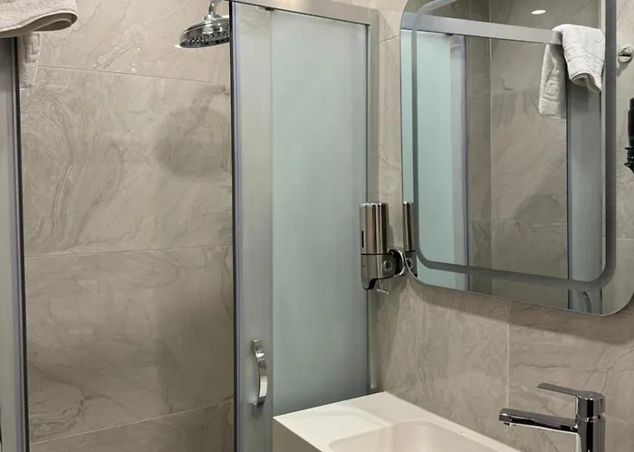 Gnc Airport Hotel 4*