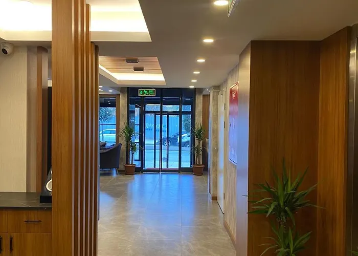 Gnc Airport Hotel 4*